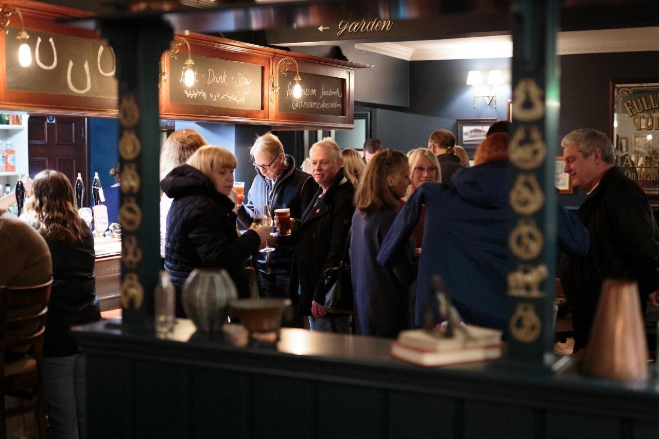 The Three Horseshoes East Worldham Alton  Eksteriør billede