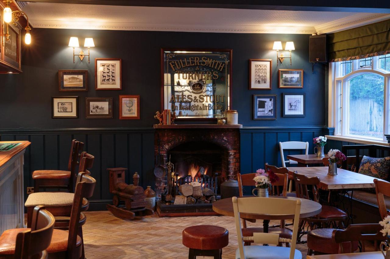The Three Horseshoes East Worldham Alton  Eksteriør billede